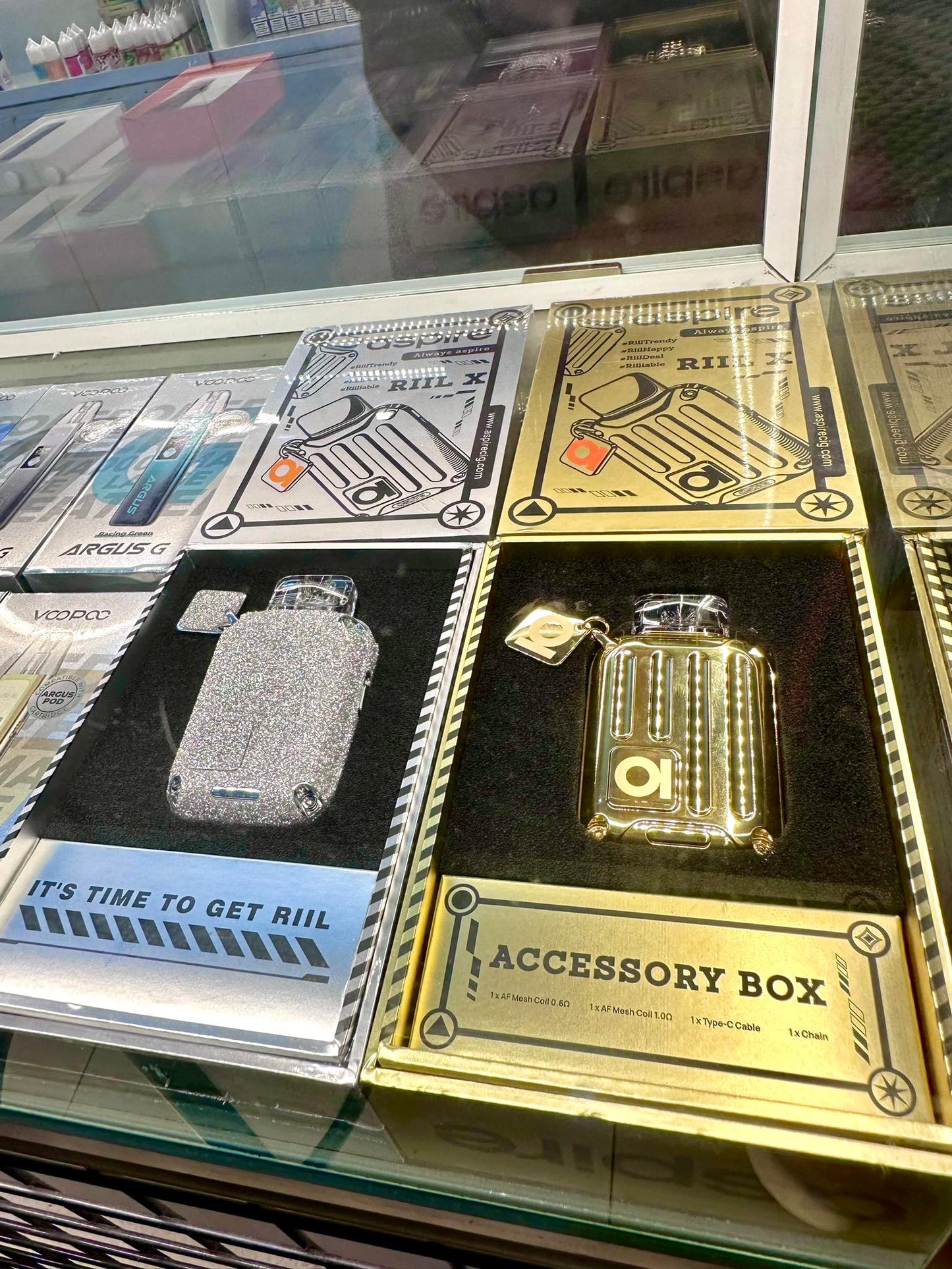 POD SYSTEM Aspire Riil X Silver Pod Kit (Đặc biệt : Khi mua máy tặng 1 skin dán chống trầy)